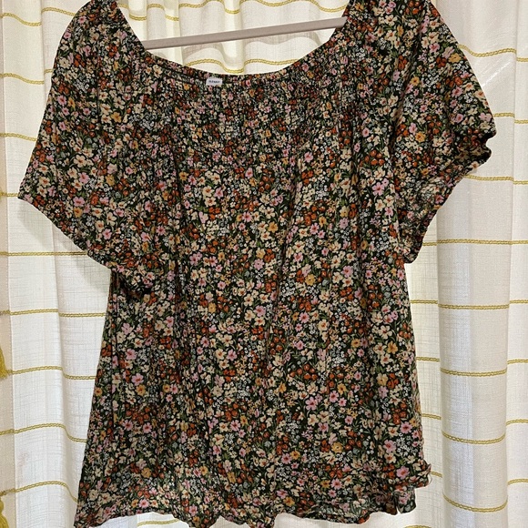 Old Navy Green Floral Smock Neck Top - Picture 2 of 3
